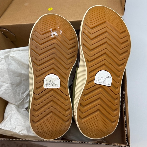 Sorel Women's Out N About IV Class Bootie- Utility Green- Size 8.5 - Picture 9 of 11